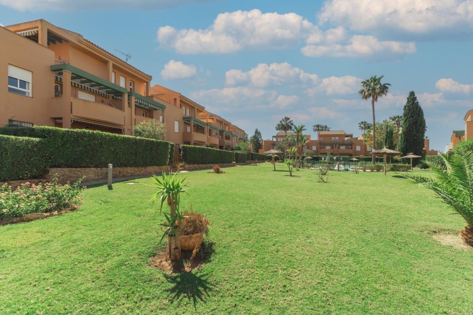 노보 산티 페트리 Urbanizacion Jardin Del Golf 1 아파트 외부 사진